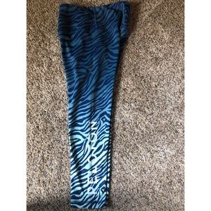 Peloton jungle capris, Miami fit wear